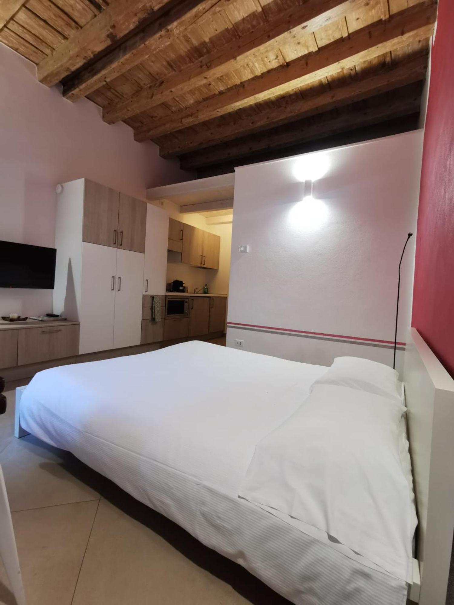 ברגמו Flora Inn, Super Sweet Studio - Centro מראה חיצוני תמונה